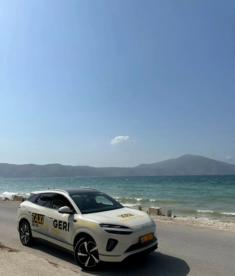 Geri's taxi on the coastal road