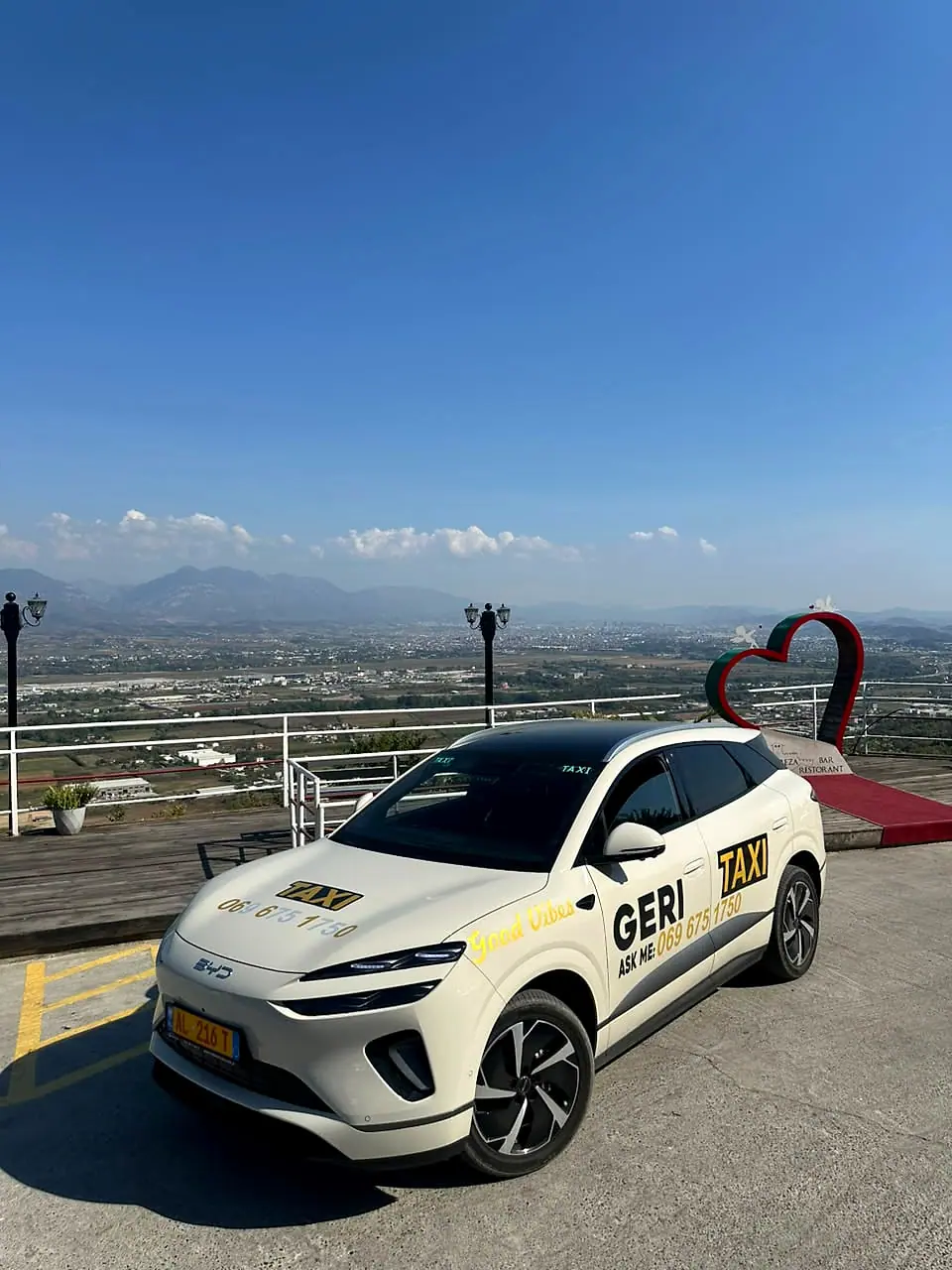 A stop at a panoramic viewpoint